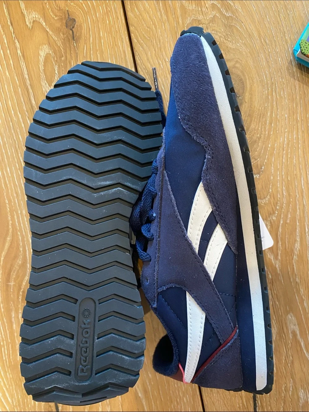 NWT reebok Unisex Navy Sneakers